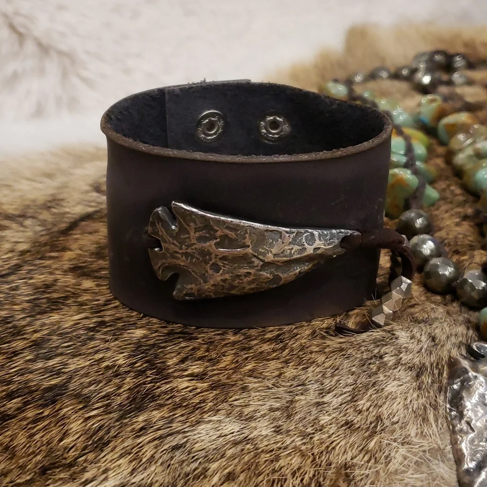Leather Arrowhead Bracelet ๐ - Picture 1 of 8